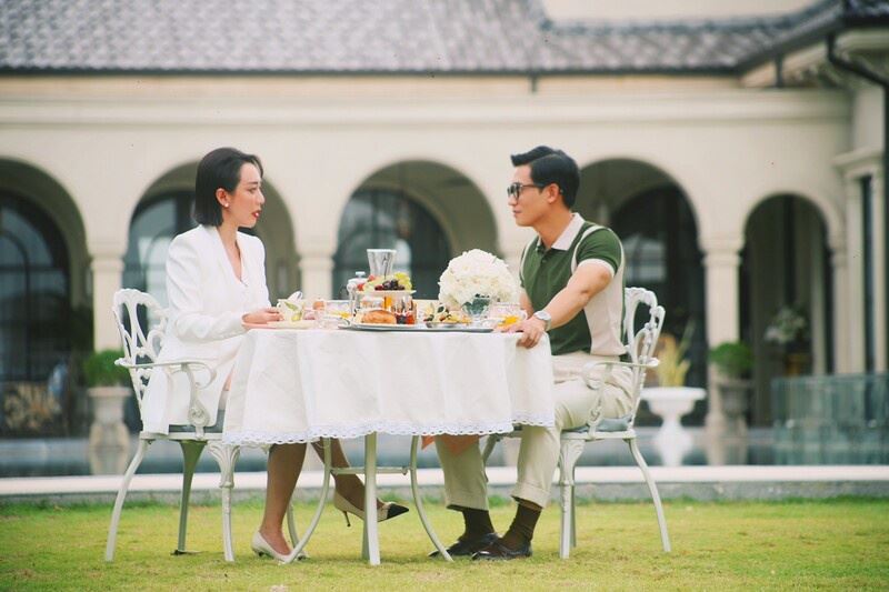 Cô Dâu Hào Môn - Hào nhoáng và " Phông bạt " Cô Dâu Hào Môn - Hào nhoáng và " Phông bạt "