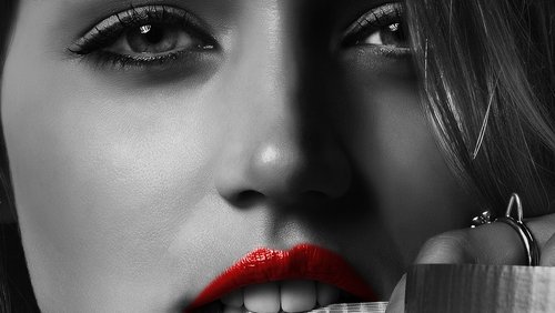 Knock Knock - Cốc Cốc - Hình 2